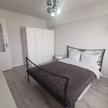 Апартаменты Apartament Carla Дева Экстерьер фото